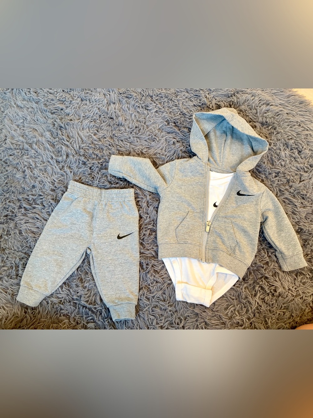 Nike Baby Boys Hoodie and Pants Set 3 months like new